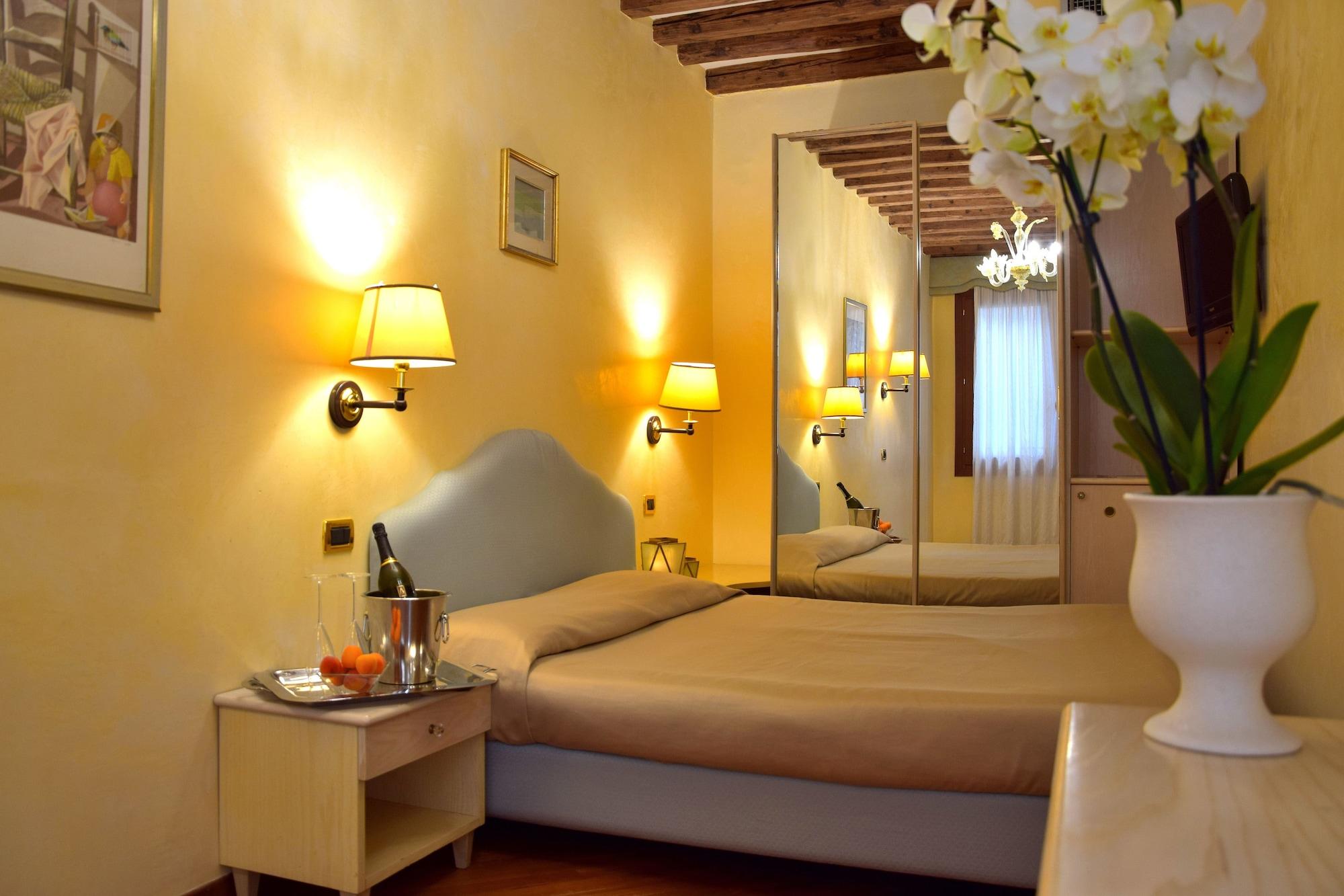 Residenza Favaro * Venezia